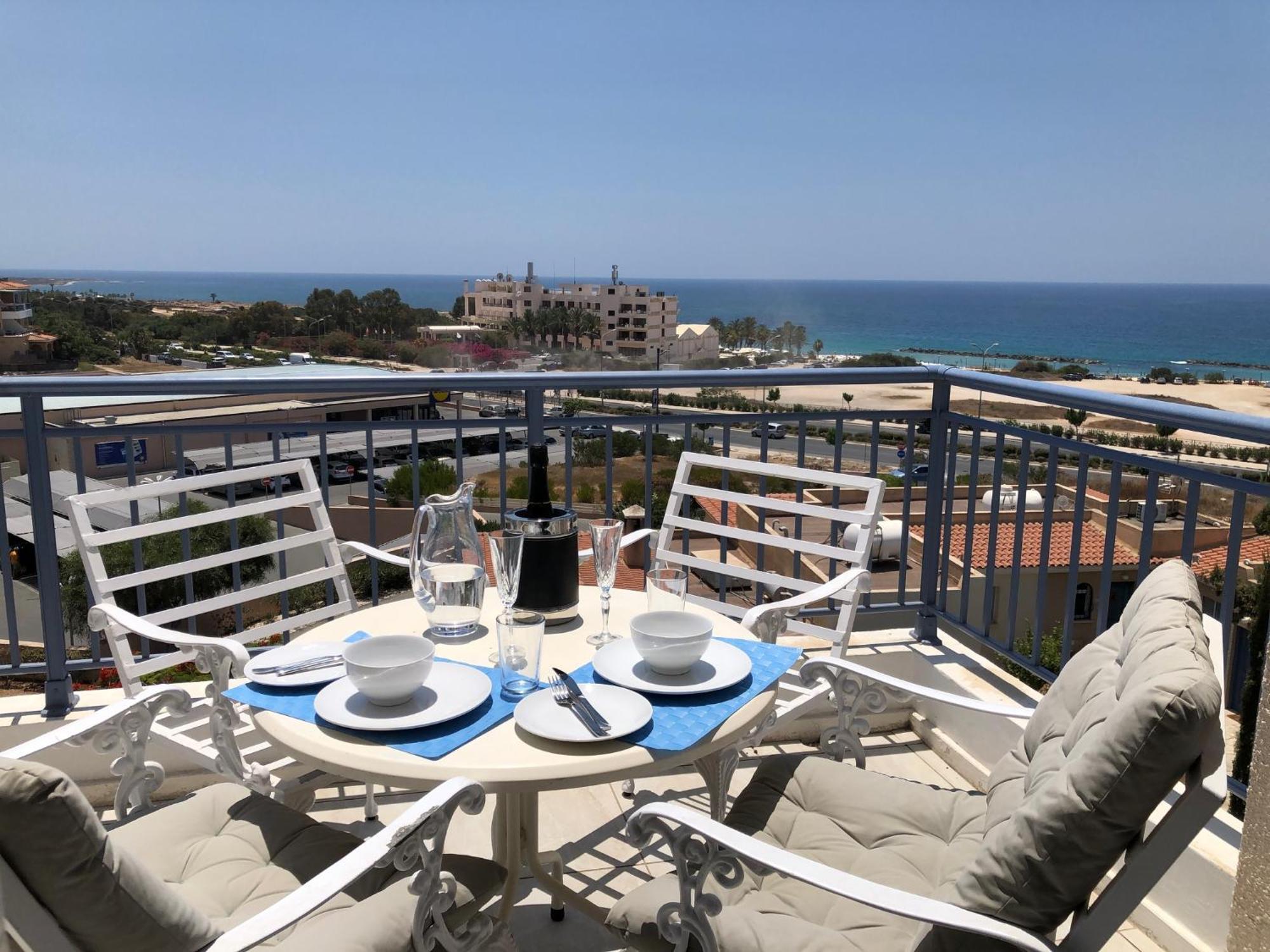 Kings Palace - Modern Penthouse With Incredible Sea Views بافوس المظهر الخارجي الصورة