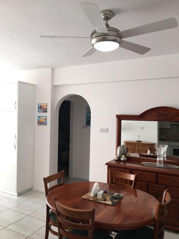 Kings Palace - Modern Penthouse With Incredible Sea Views بافوس المظهر الخارجي الصورة